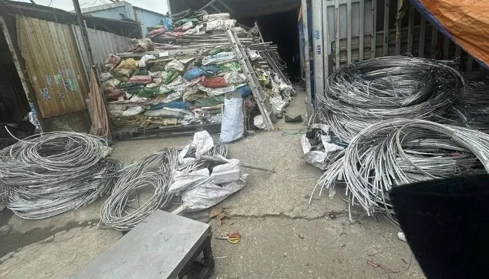 Dịch vụ thu mua phế liệu Long Biên tận nơi