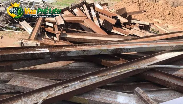 Giá thu mua phế liệu công trình phụ thuộc vào điều gì?