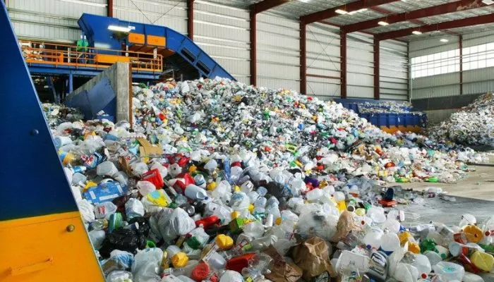 Giá thu mua phế liệu nhựa phụ thuộc vào yếu tố nào?