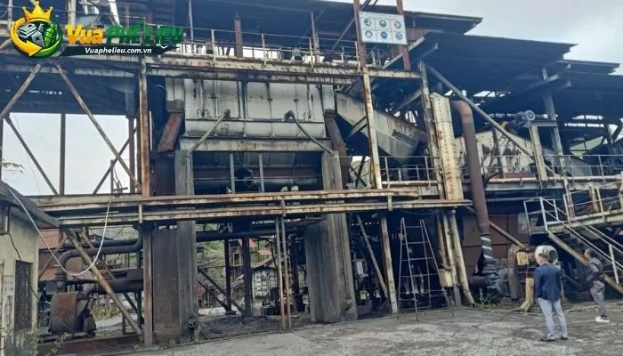 Thu mua phế liệu số lượng lớn tận nơi - Vua Phế Liệu